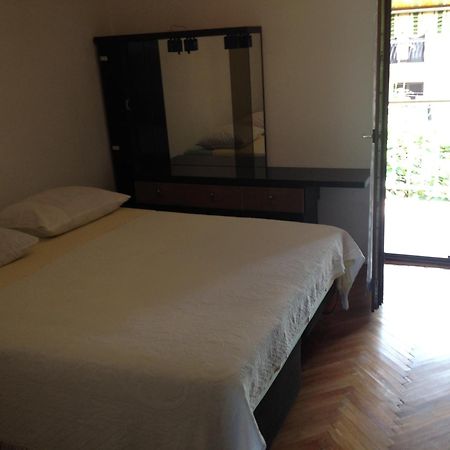 Apartment Cherry Ровінь Екстер'єр фото