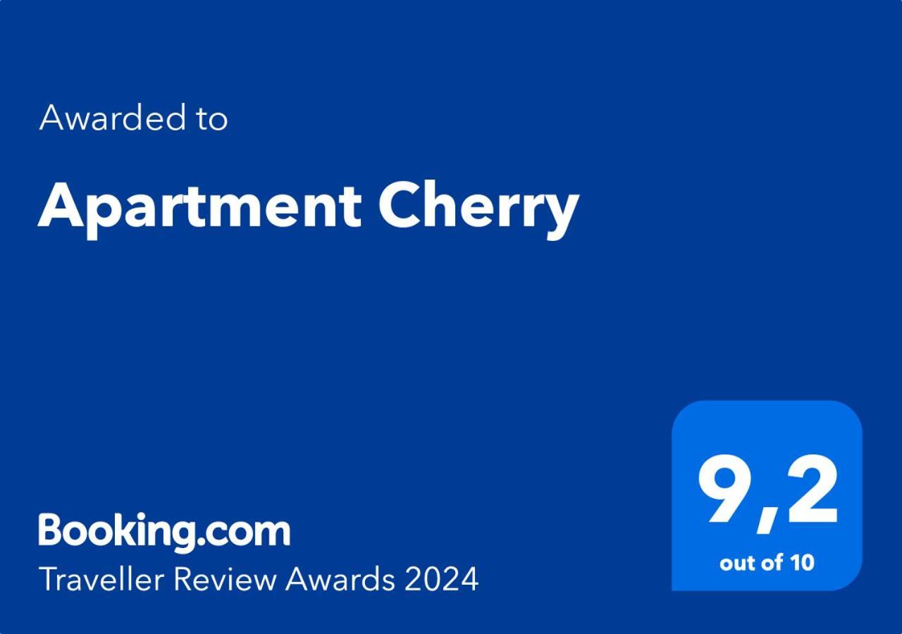 Apartment Cherry Ровінь Екстер'єр фото