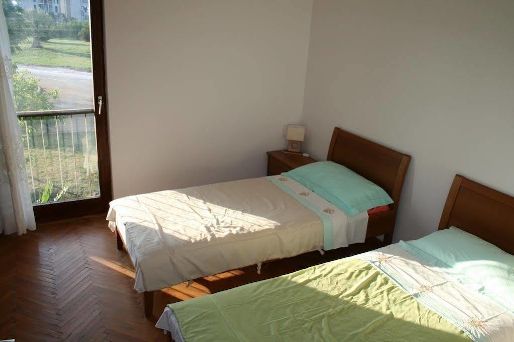 Apartment Cherry Ровінь Екстер'єр фото