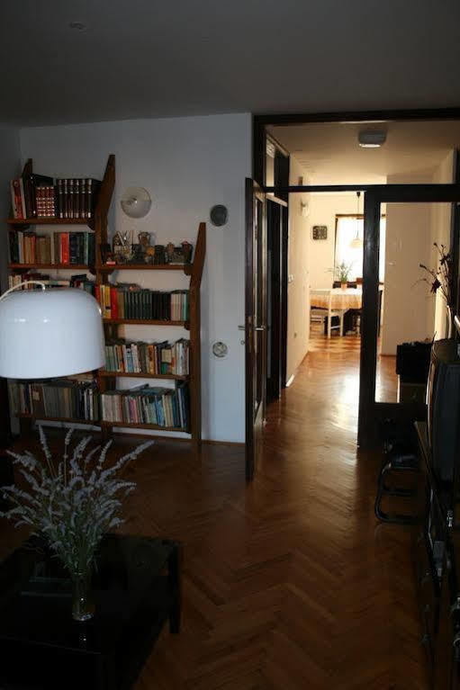 Apartment Cherry Ровінь Екстер'єр фото